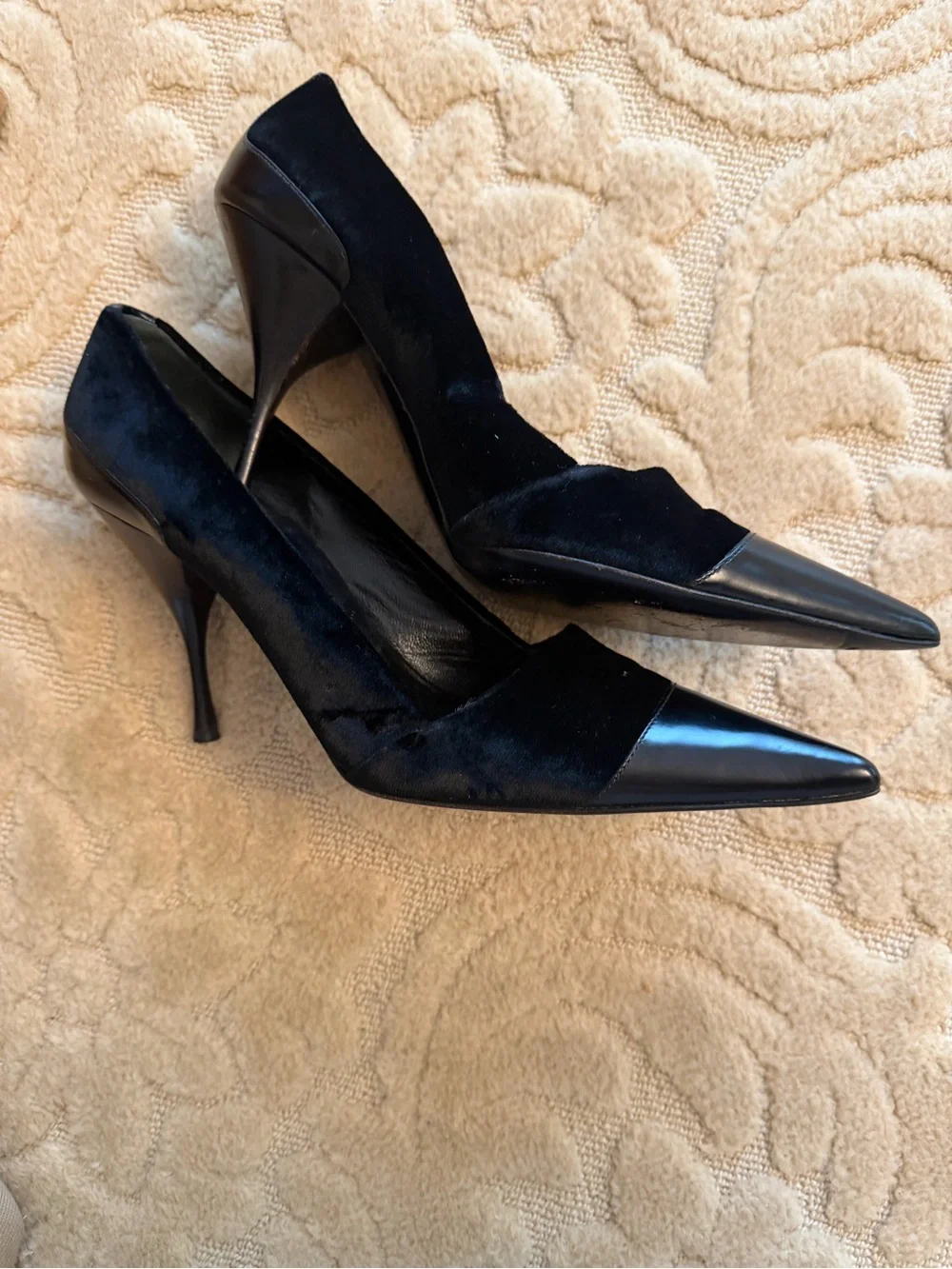 Prada!velvet and leather Pointed Pumps size 39. Vintage great condition!